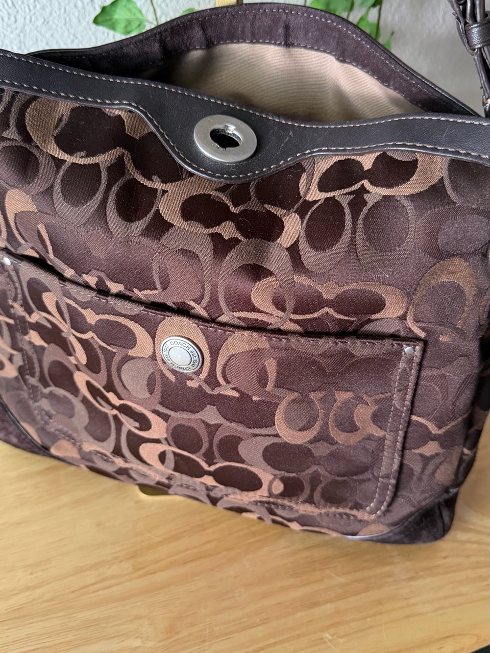 Coach Brown Signature Jacquard Hobo Turn-lock Suede Corners and Bottom Bag - Picture 4 of 15